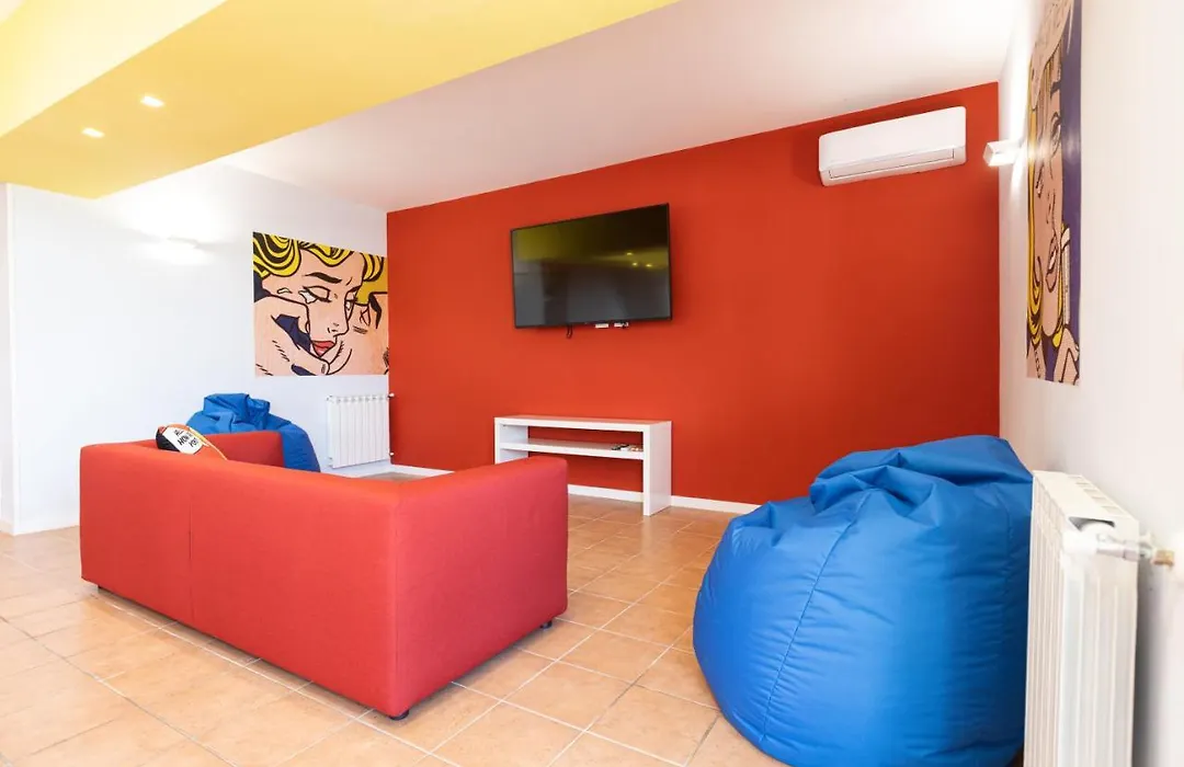 Valmontone Travel Rooms-1
